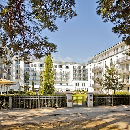 Steigenberger Grandhotel & Spa Heringsdorf Εξωτερικό φωτογραφία The campus of the University of Applied Sciences and Medical University of Southern Tyrol